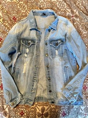 Women Windsor Light Blue Distressed Denim Jacket Small